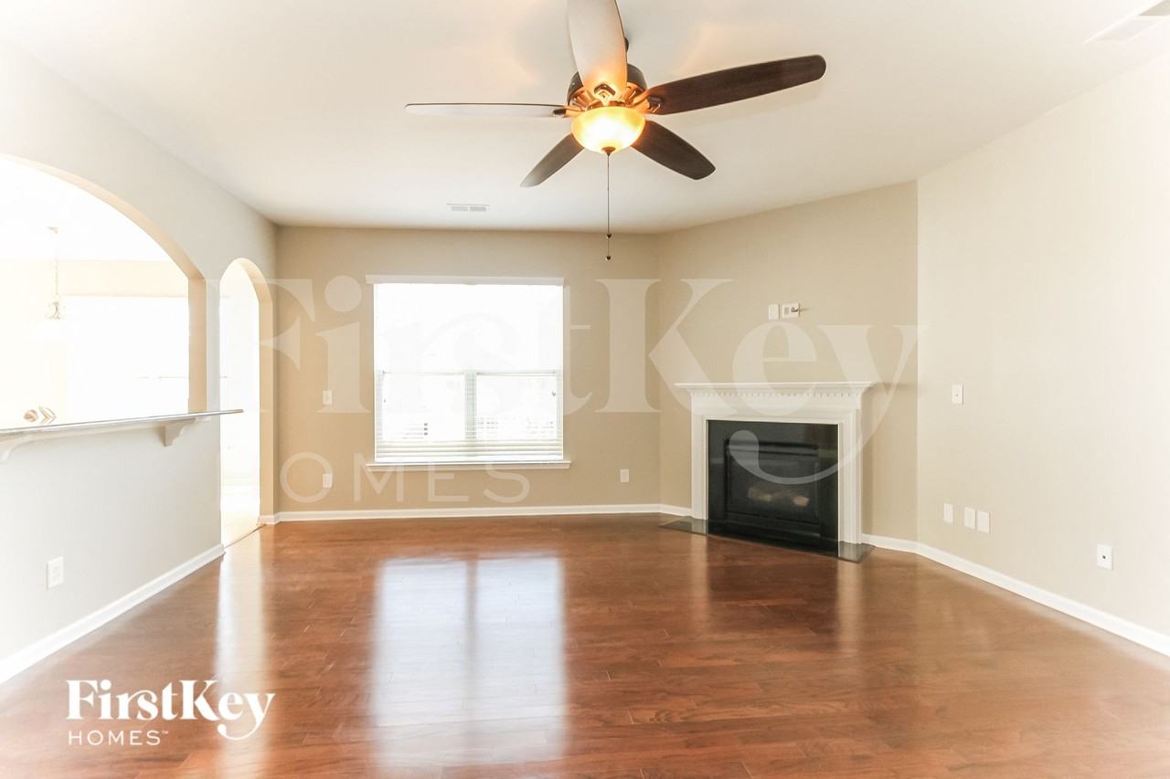 574 Marthas View Dr Nw - Photo 2 of 14