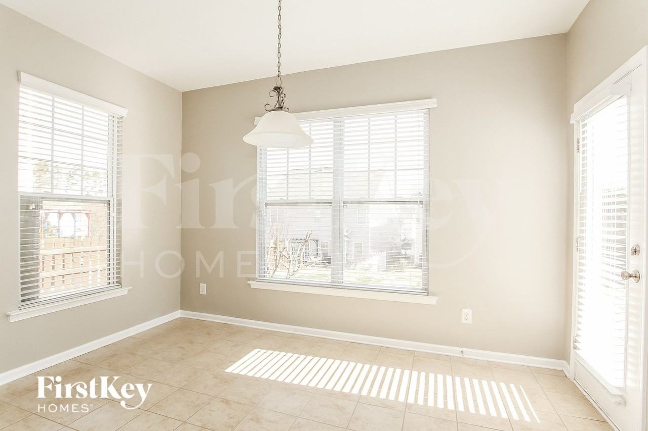 574 Marthas View Dr Nw - Photo 5 of 14