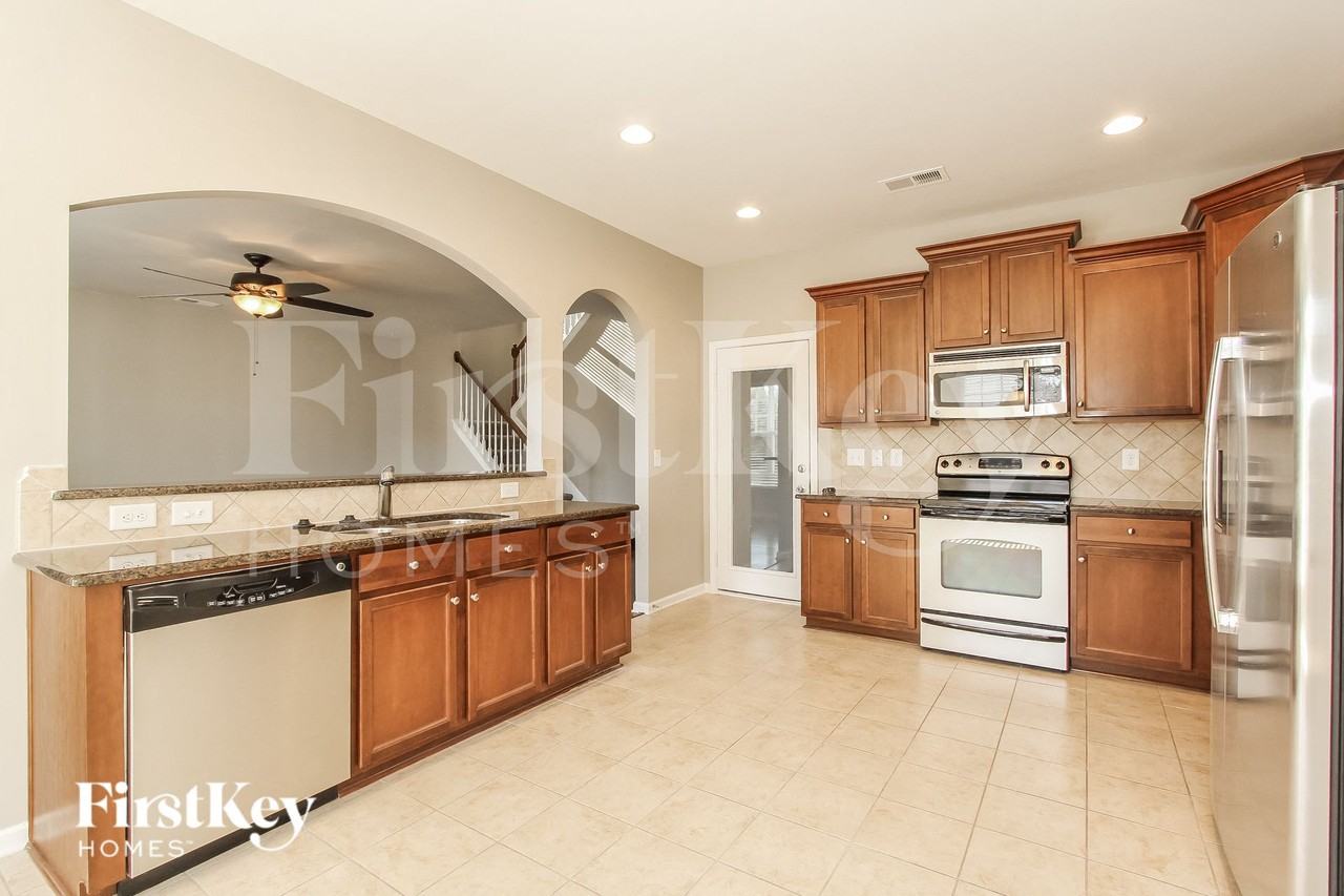 574 Marthas View Dr Nw - Photo 7 of 14