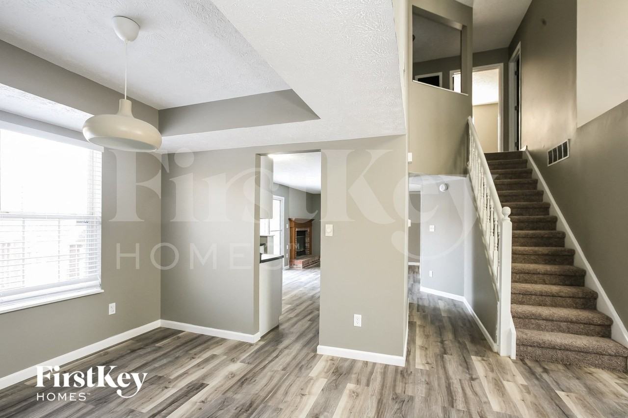 11142 Baycreek Dr - Photo 4 of 15