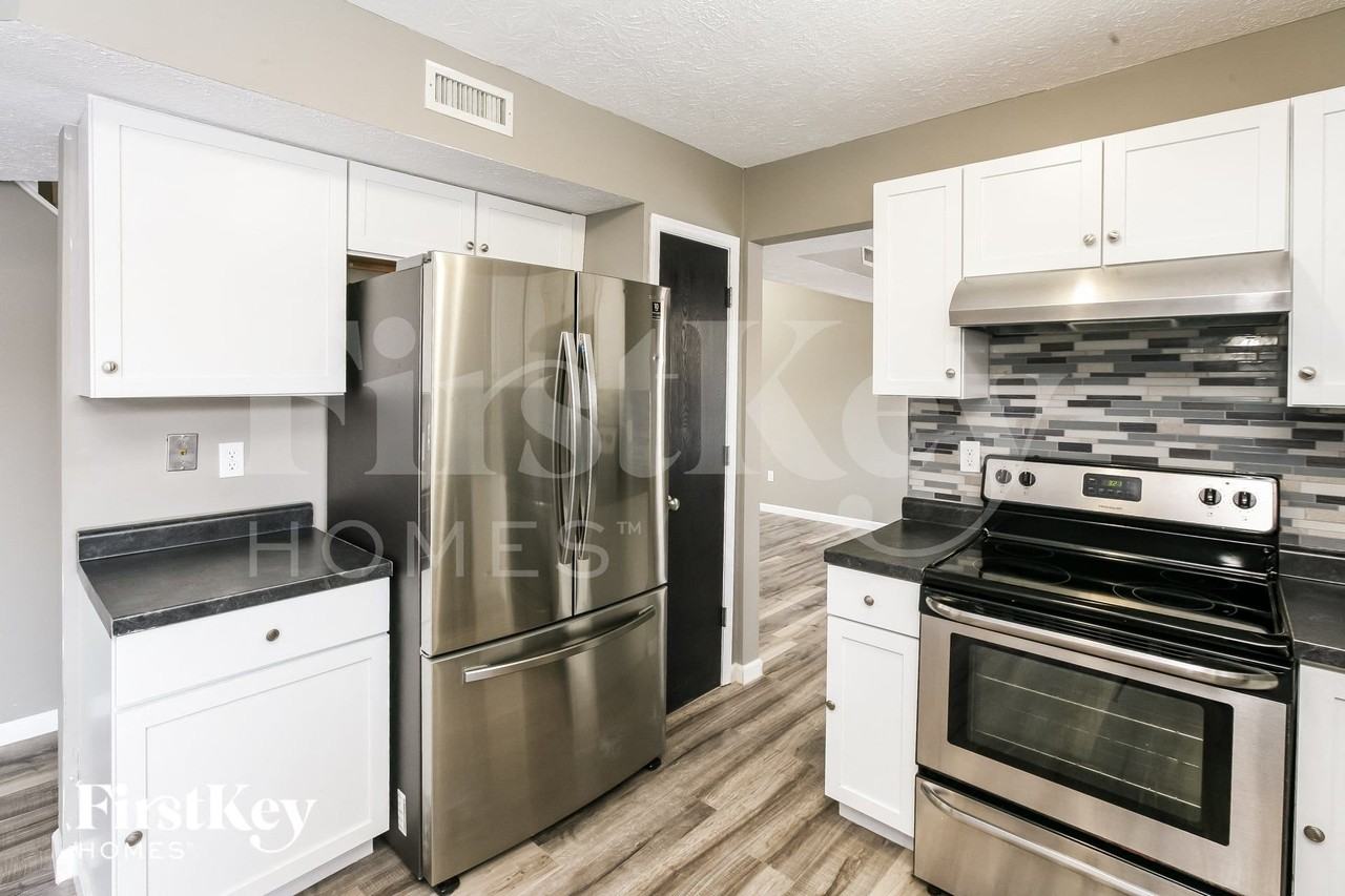 11142 Baycreek Dr - Photo 6 of 15