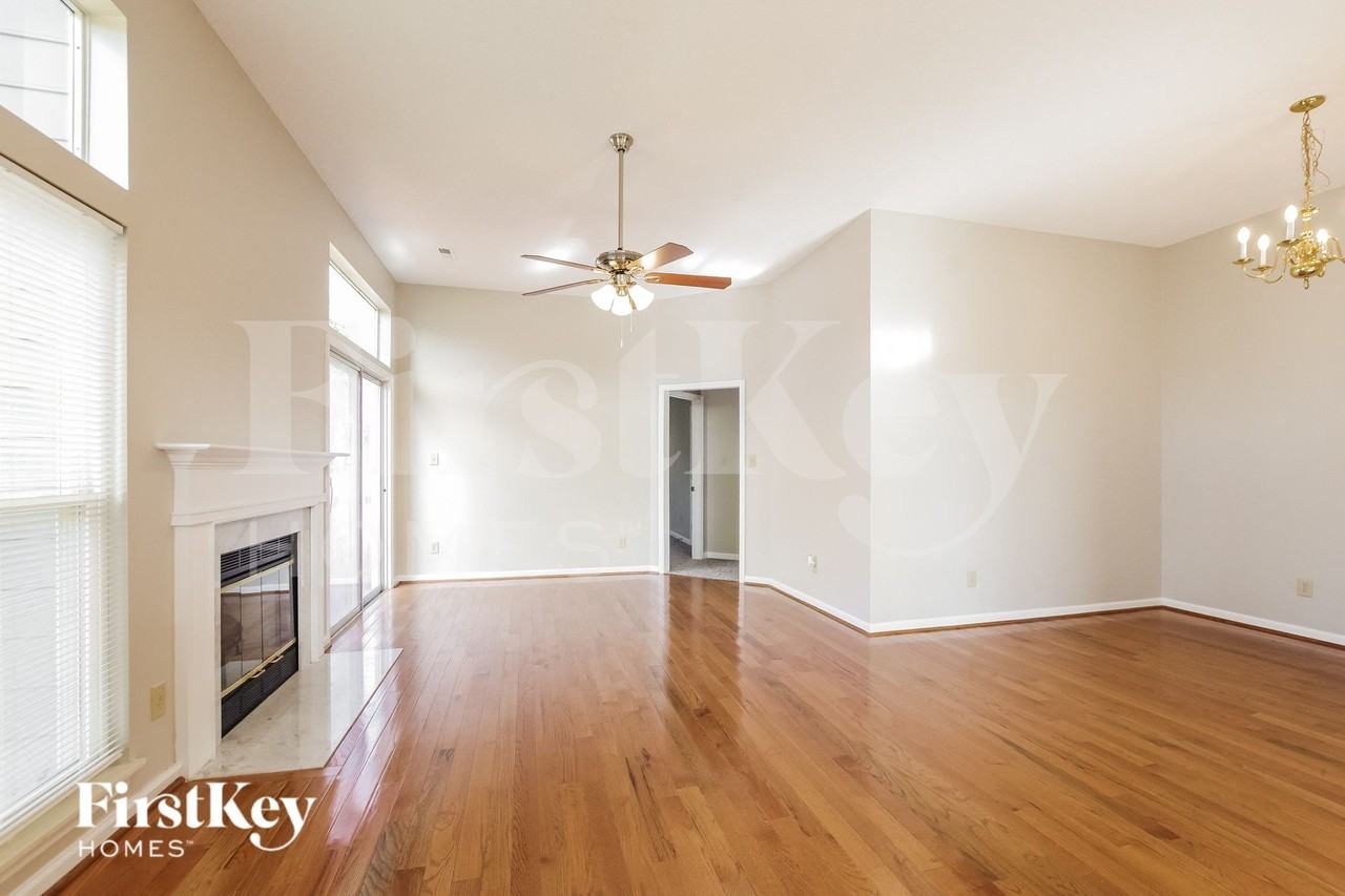 3105 Denhem Ct - Photo 3 of 15