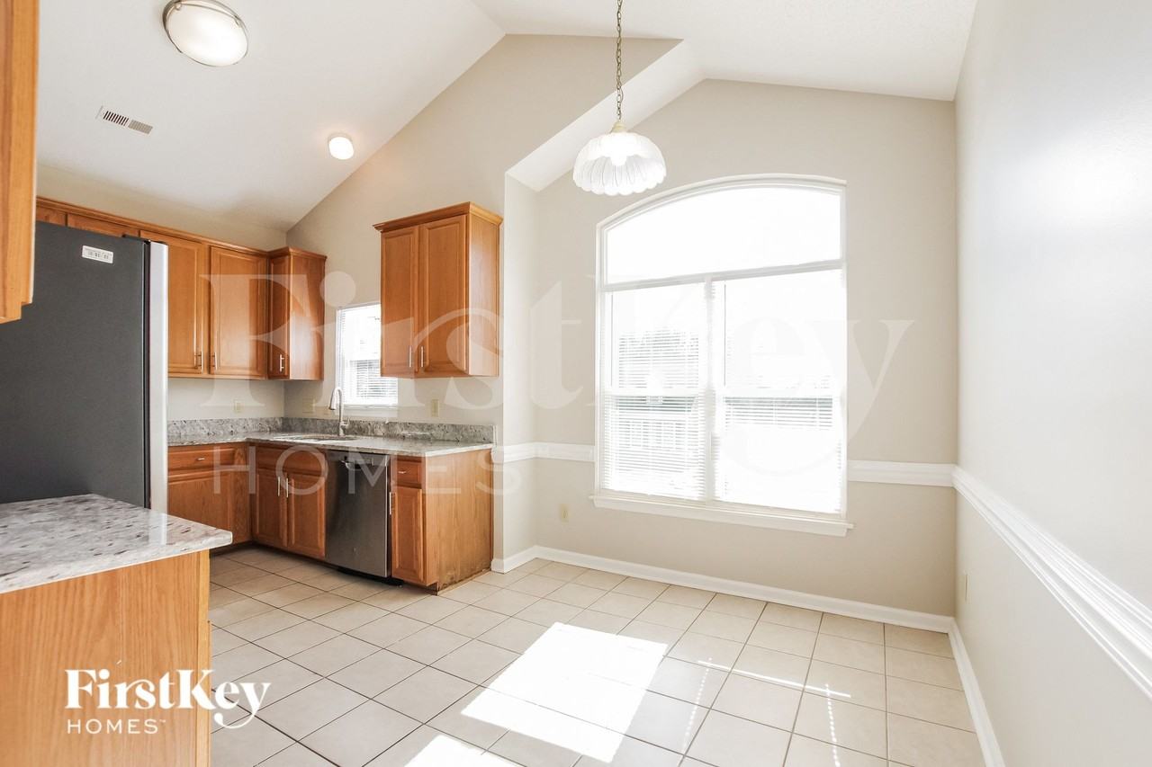3105 Denhem Ct - Photo 5 of 15