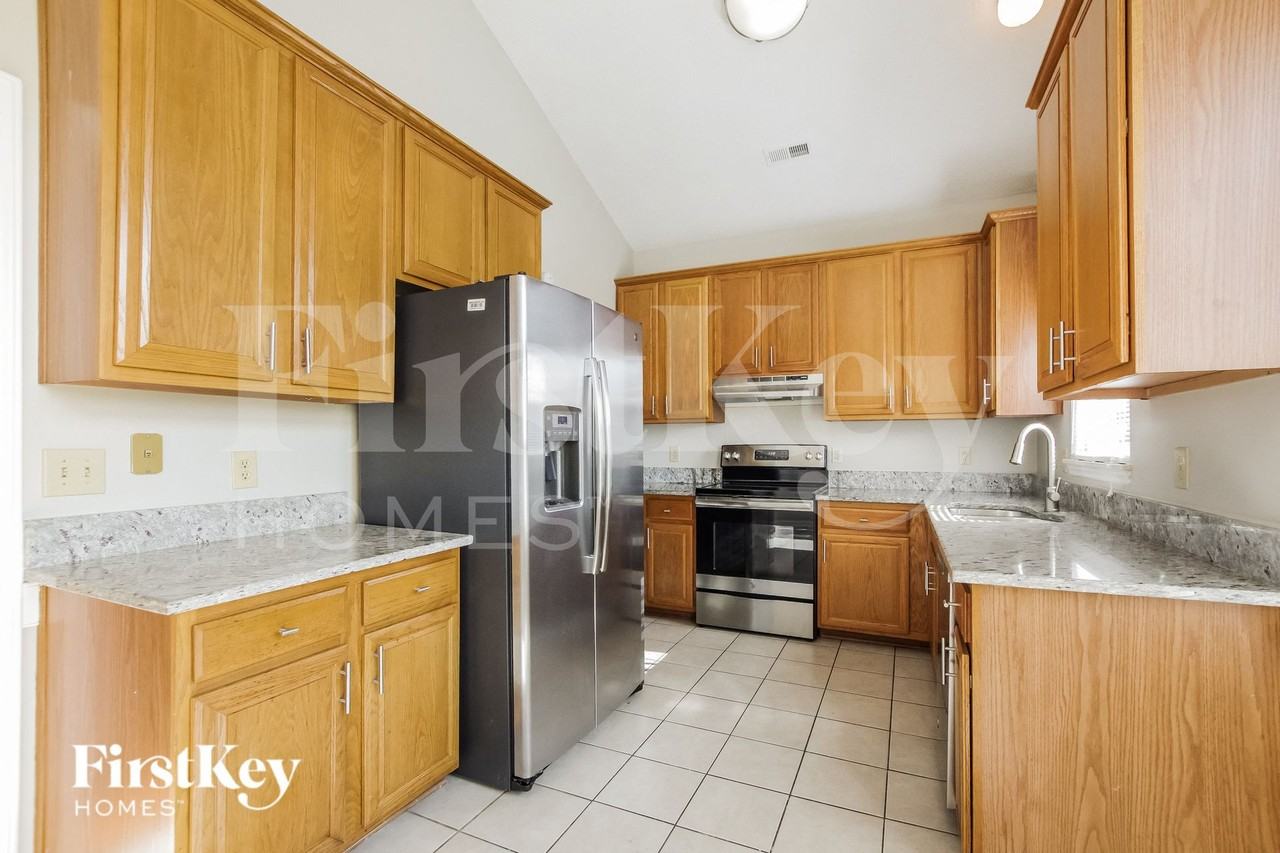 3105 Denhem Ct - Photo 6 of 15