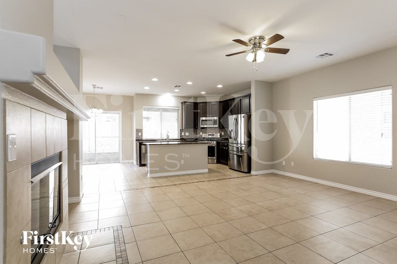 324 Sierra Breeze Ave - Photo 5 of 15