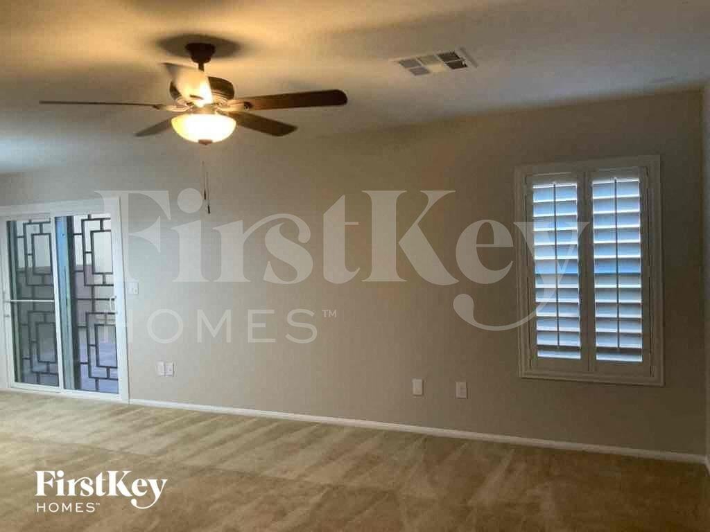 11060 Camden Bay St - Photo 6 of 28