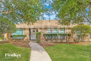 featured image of 3941 Los Robles Dr