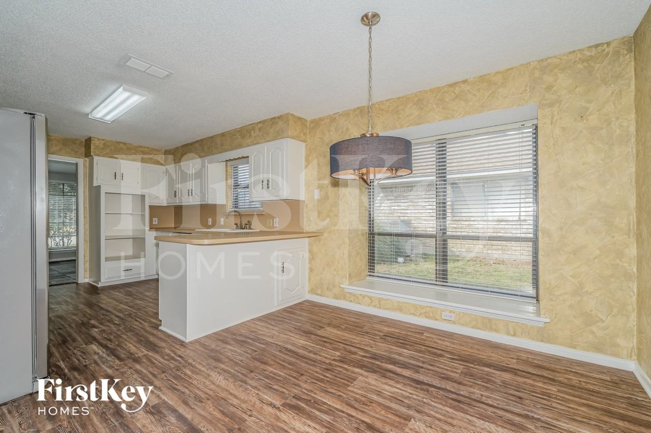 3941 Los Robles Dr - Photo 4 of 15