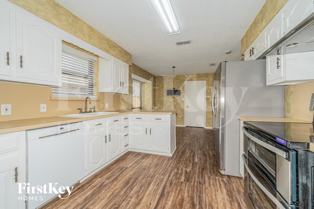 3941 Los Robles Dr - Photo 6 of 15
