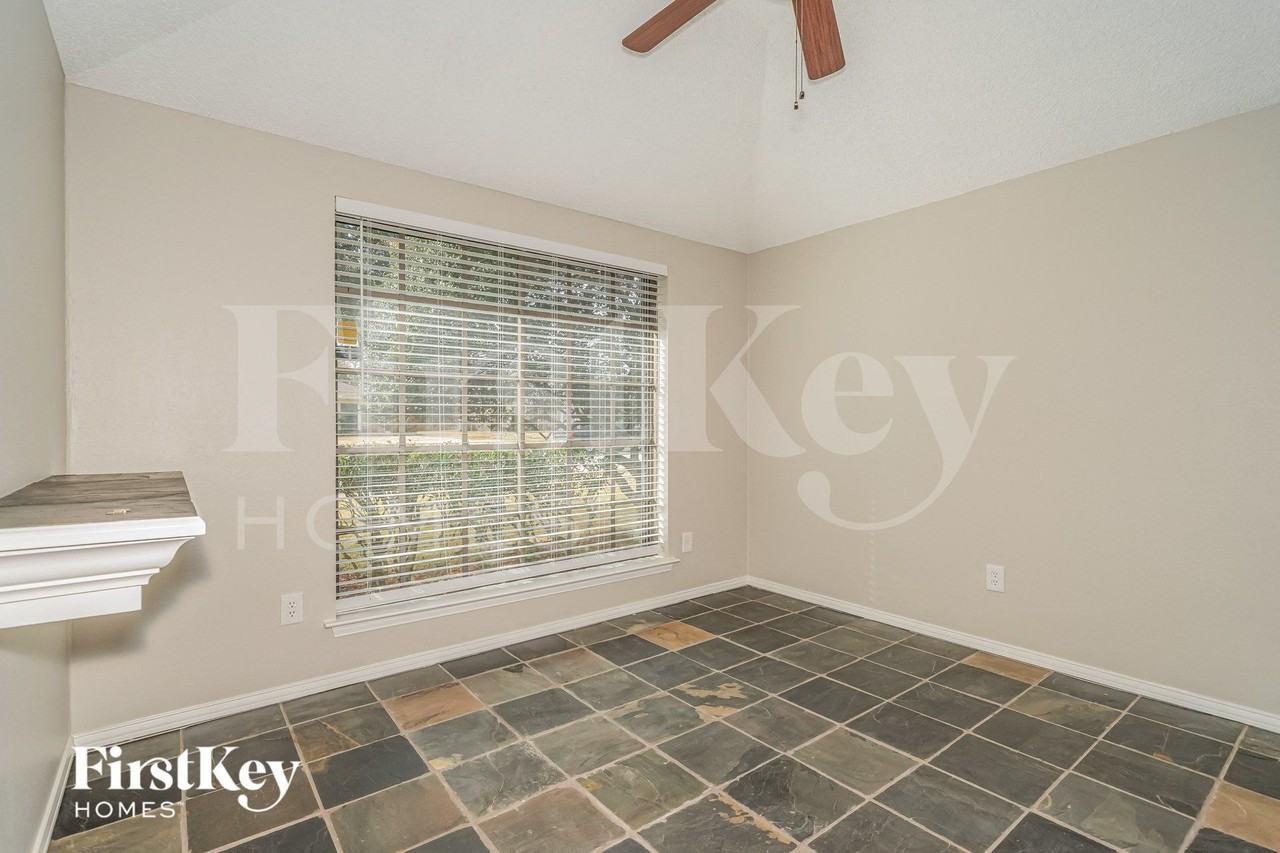 3941 Los Robles Dr - Photo 7 of 15