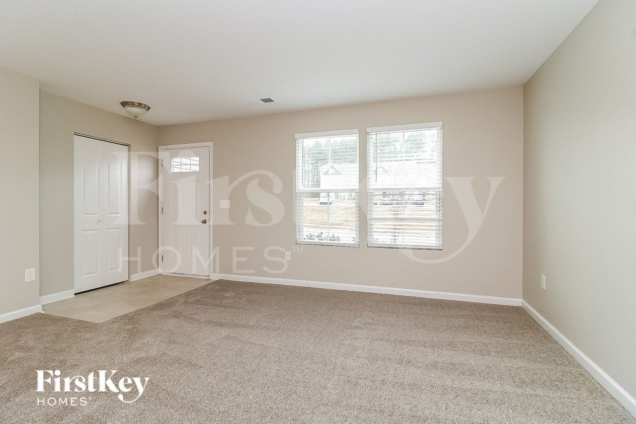 180 Fieldspar Ln - Photo 3 of 15