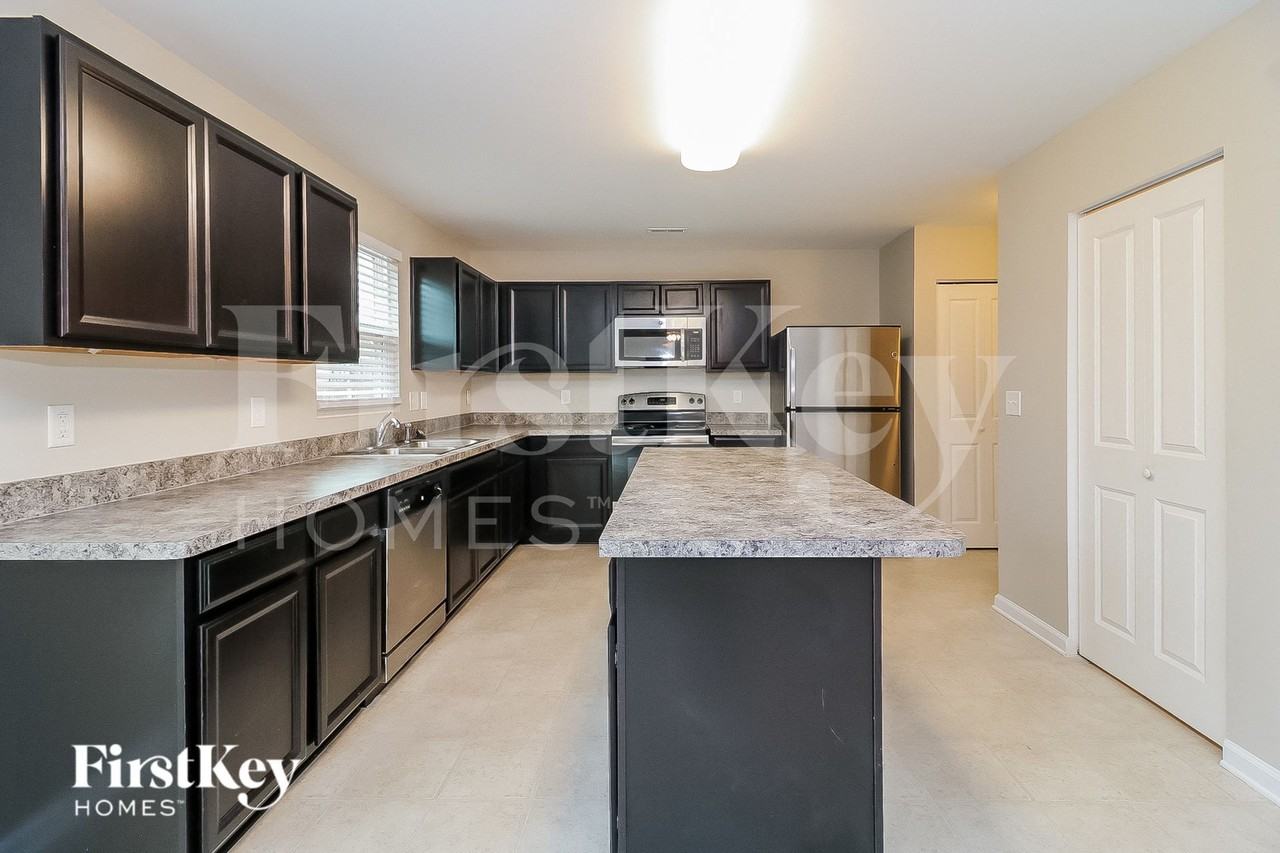 180 Fieldspar Ln - Photo 4 of 15