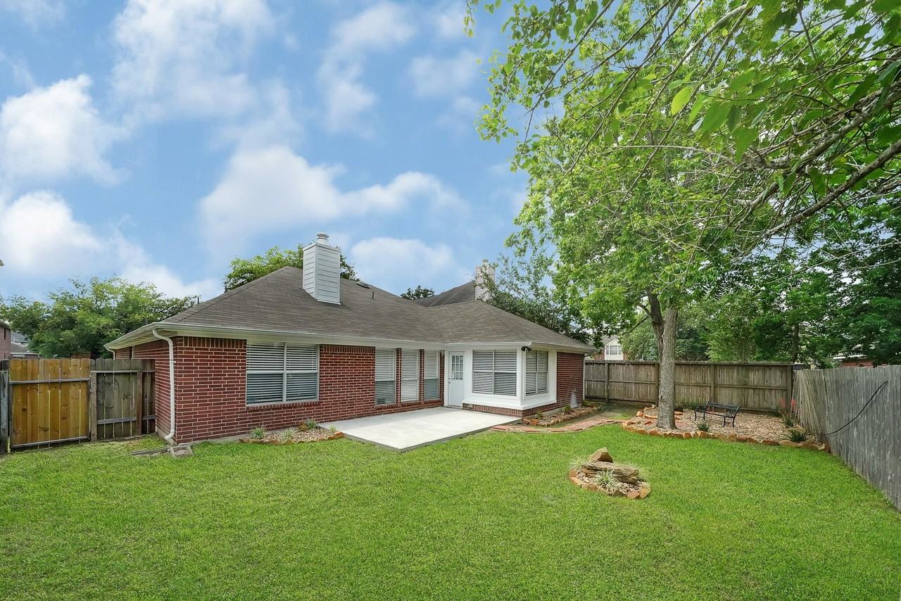Walden Dr - Photo 5 of 8