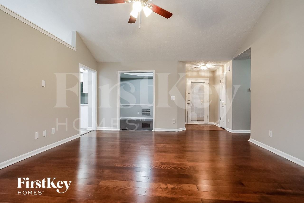695 Avalon Forest Dr - Photo 3 of 15