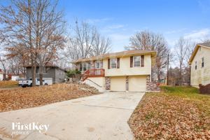 featured image of 7625 Nw Milrey Dr