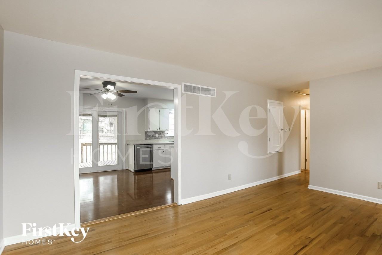 7625 Nw Milrey Dr - Photo 4 of 15