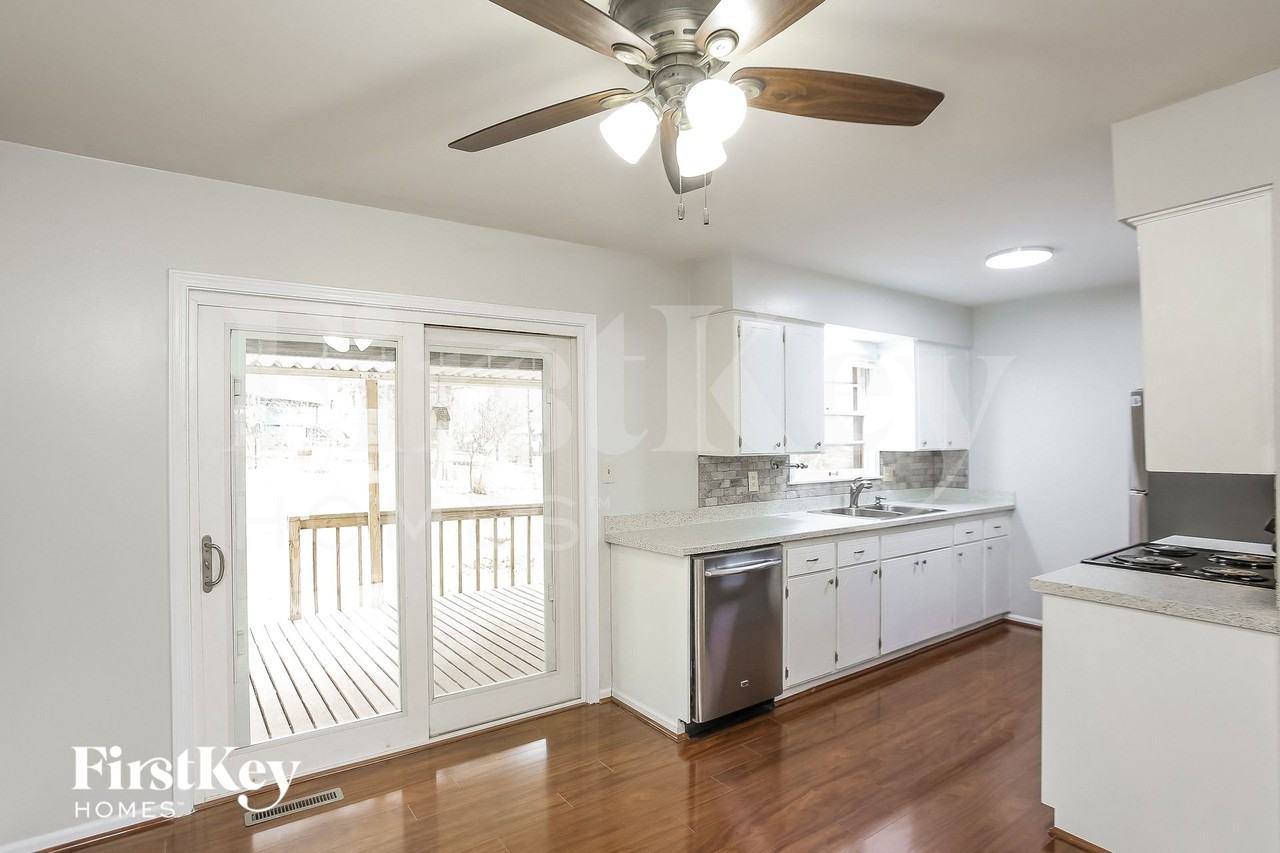 7625 Nw Milrey Dr - Photo 5 of 15