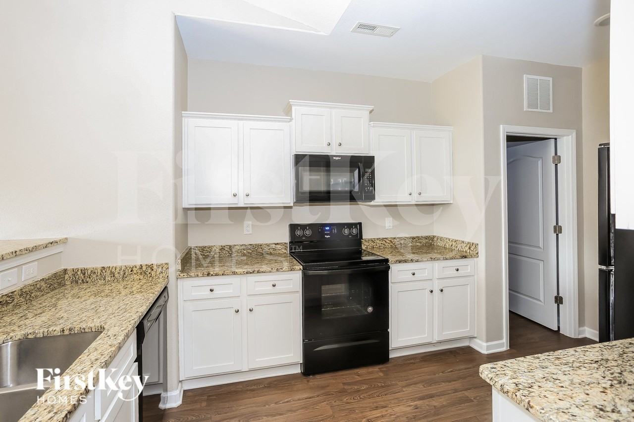 6129 Purbeck Way - Photo 7 of 15