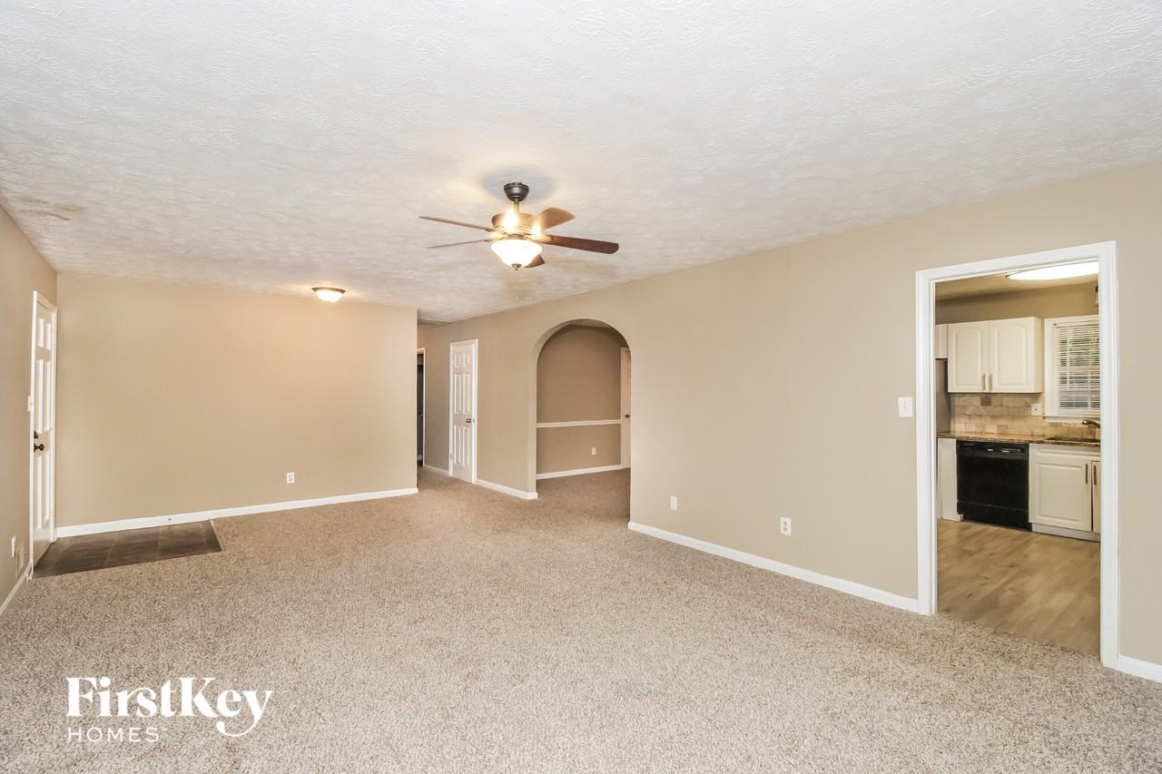 372 Teague Dr Nw - Photo 3 of 15