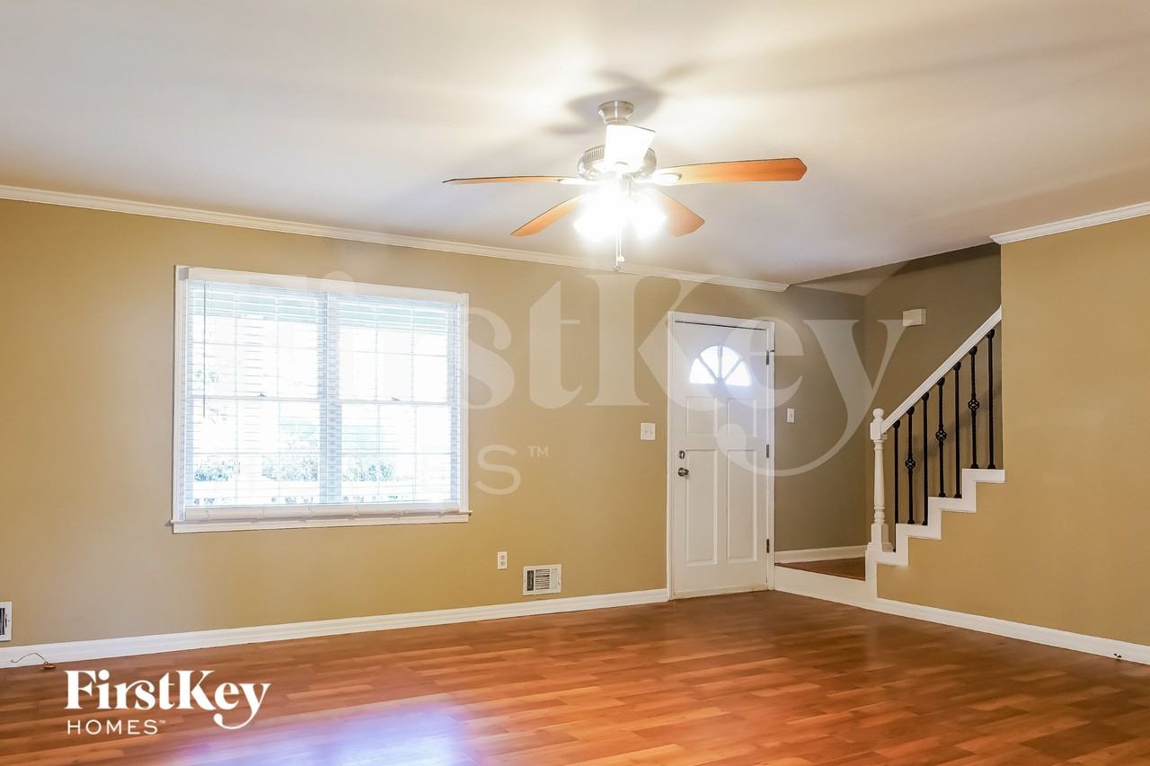 104 Dogwood Ct - Photo 2 of 15