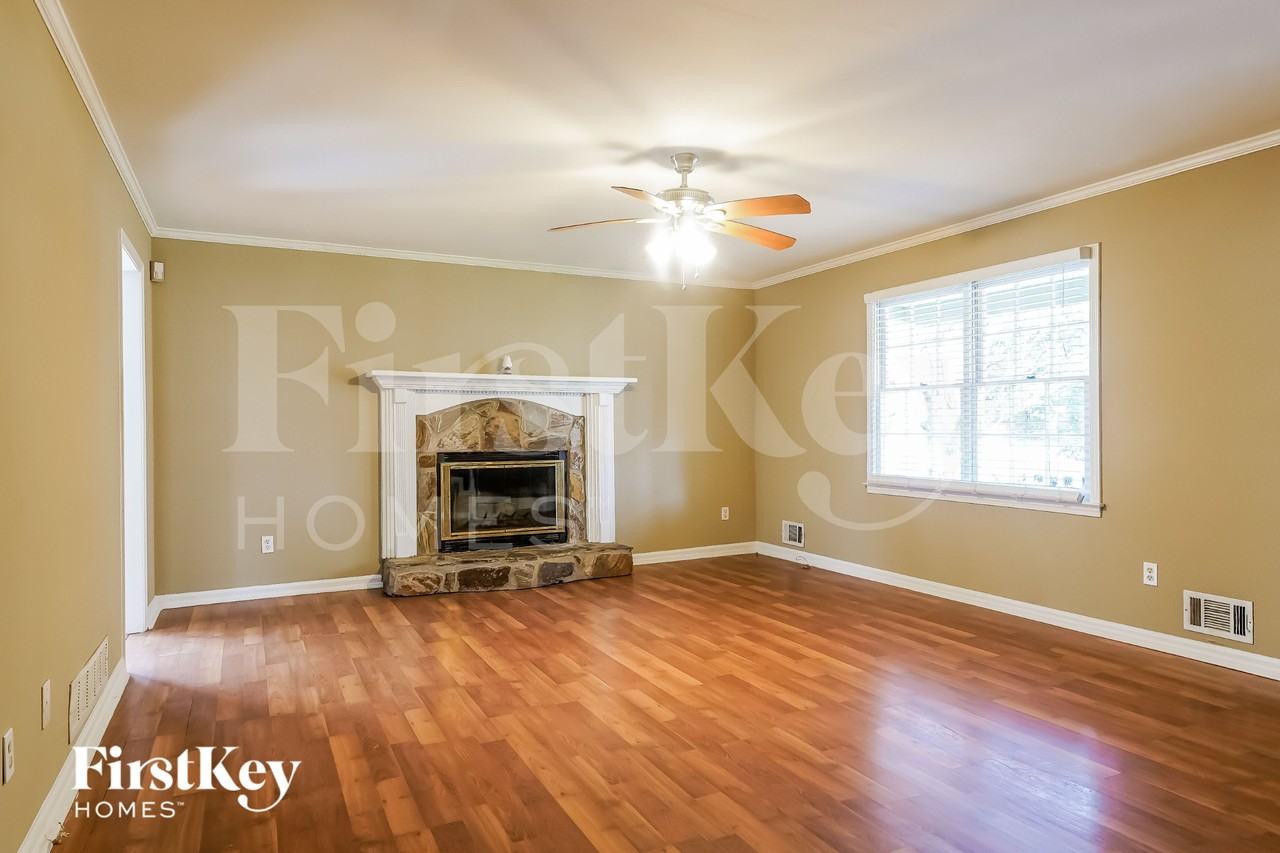 104 Dogwood Ct - Photo 3 of 15
