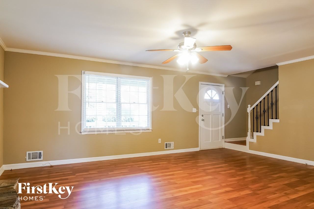 104 Dogwood Ct - Photo 4 of 15