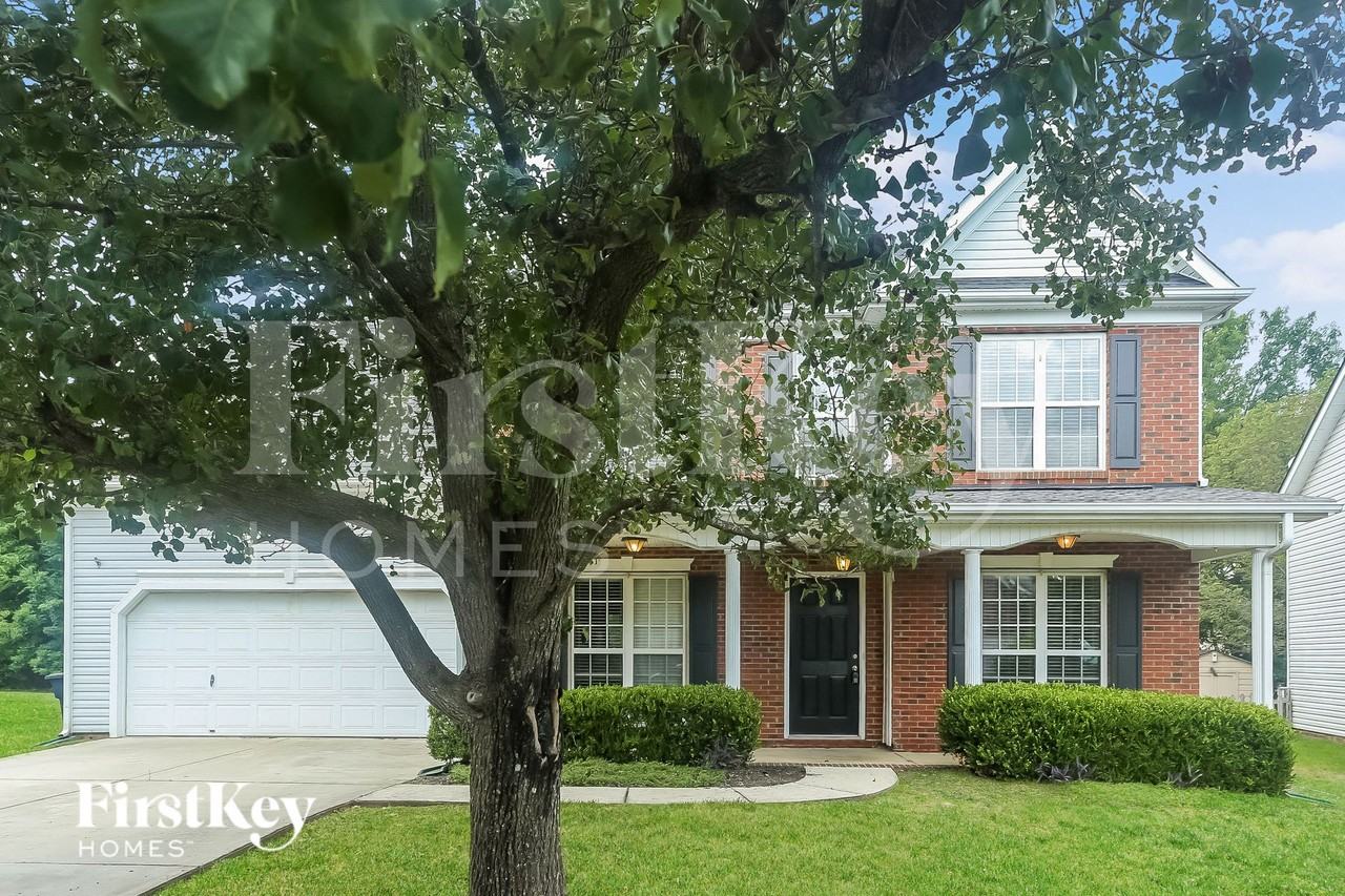1014 Enderbury Dr - Photo 3 of 15