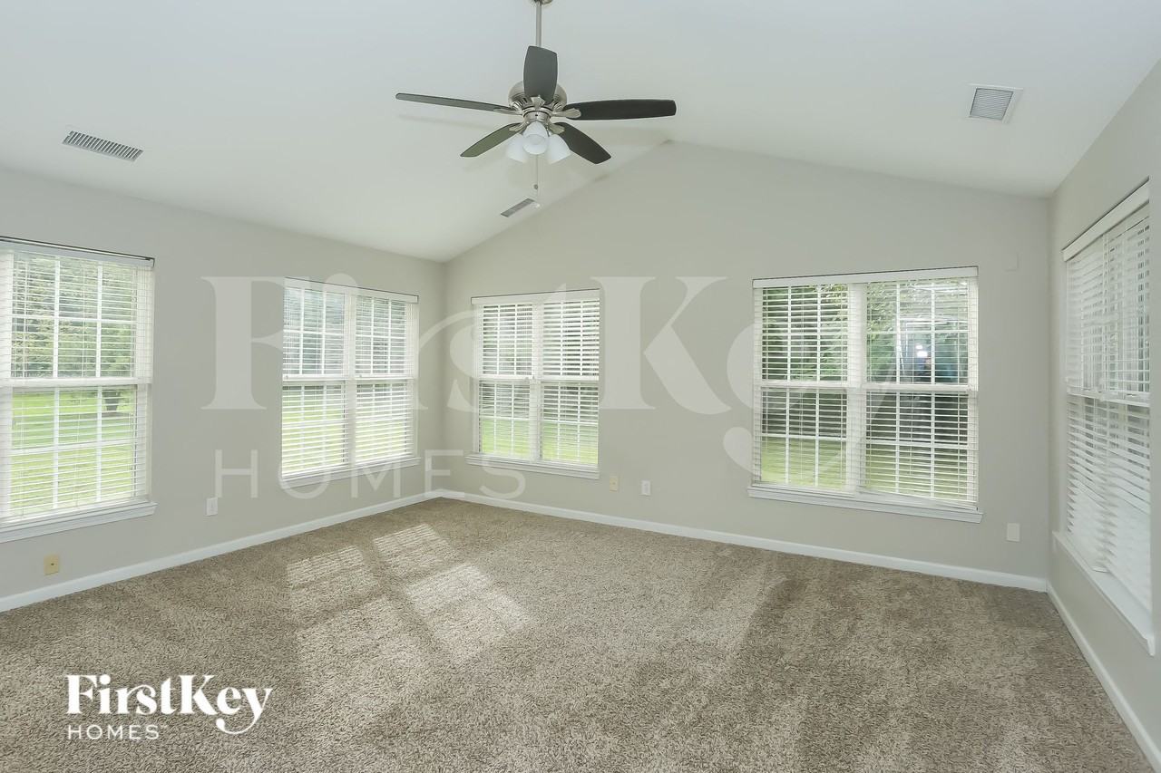 1014 Enderbury Dr - Photo 6 of 15