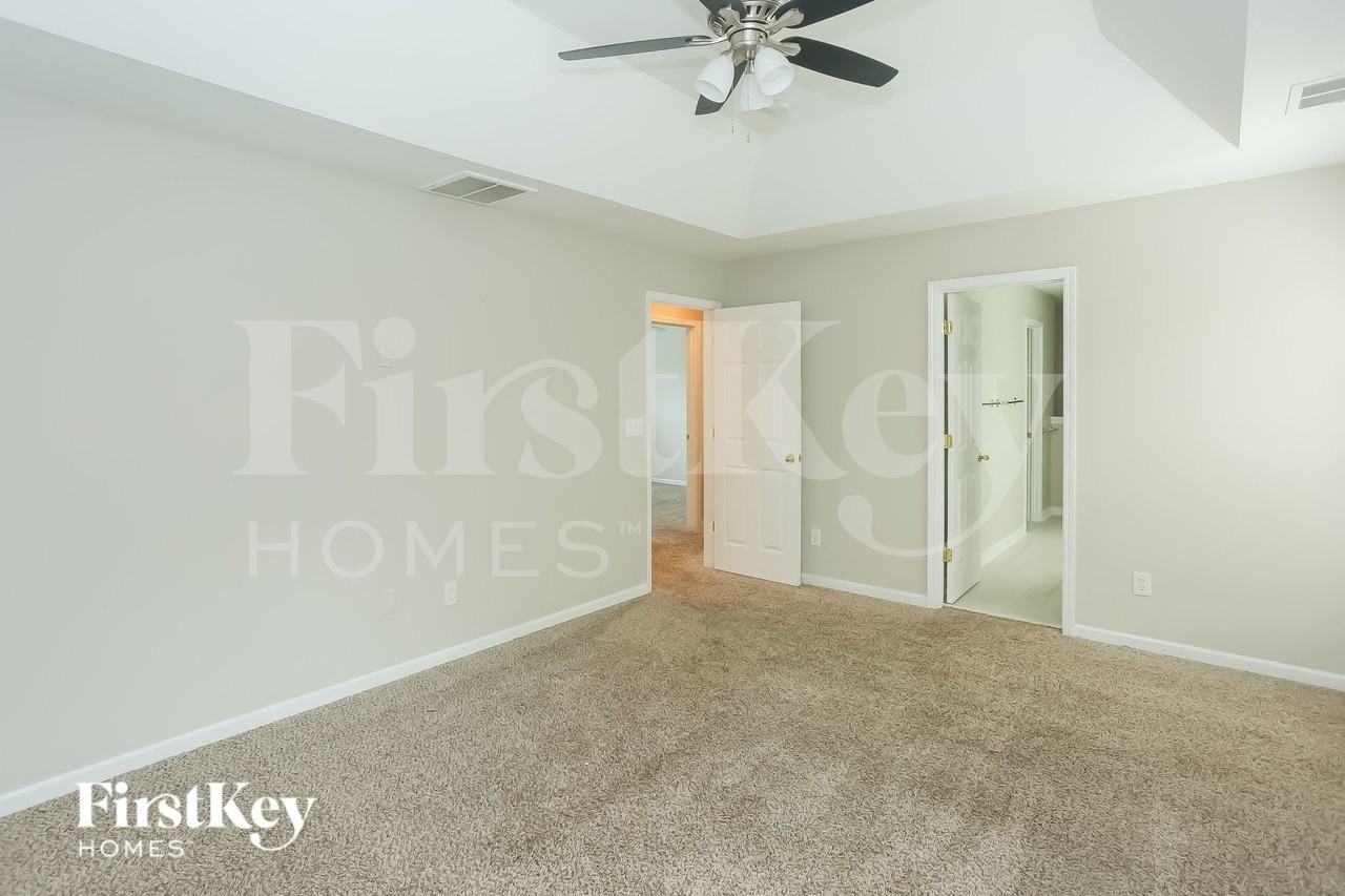 1014 Enderbury Dr - Photo 7 of 15