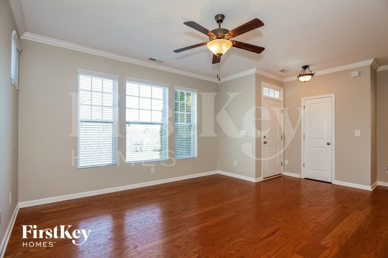 19017 Park Terrace Ln - Photo 2 of 15