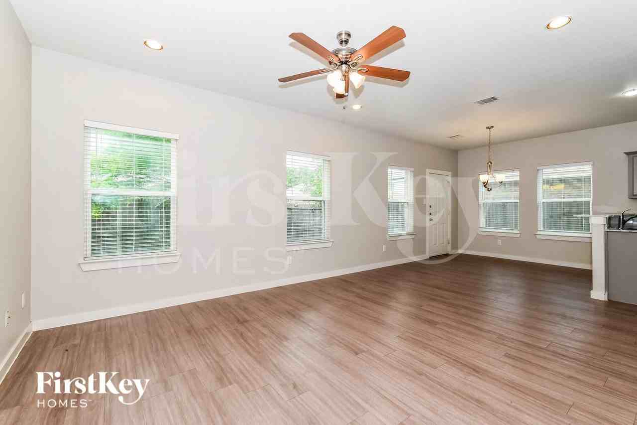 9948 Rio Doso Dr - Photo 3 of 16