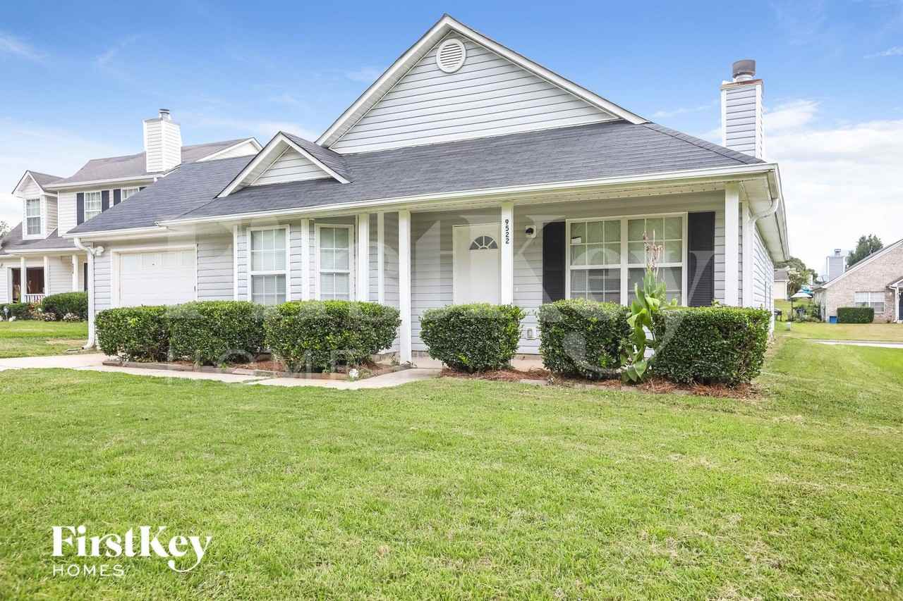 9522 Sleepy Hollow Ln - Photo 2 of 15