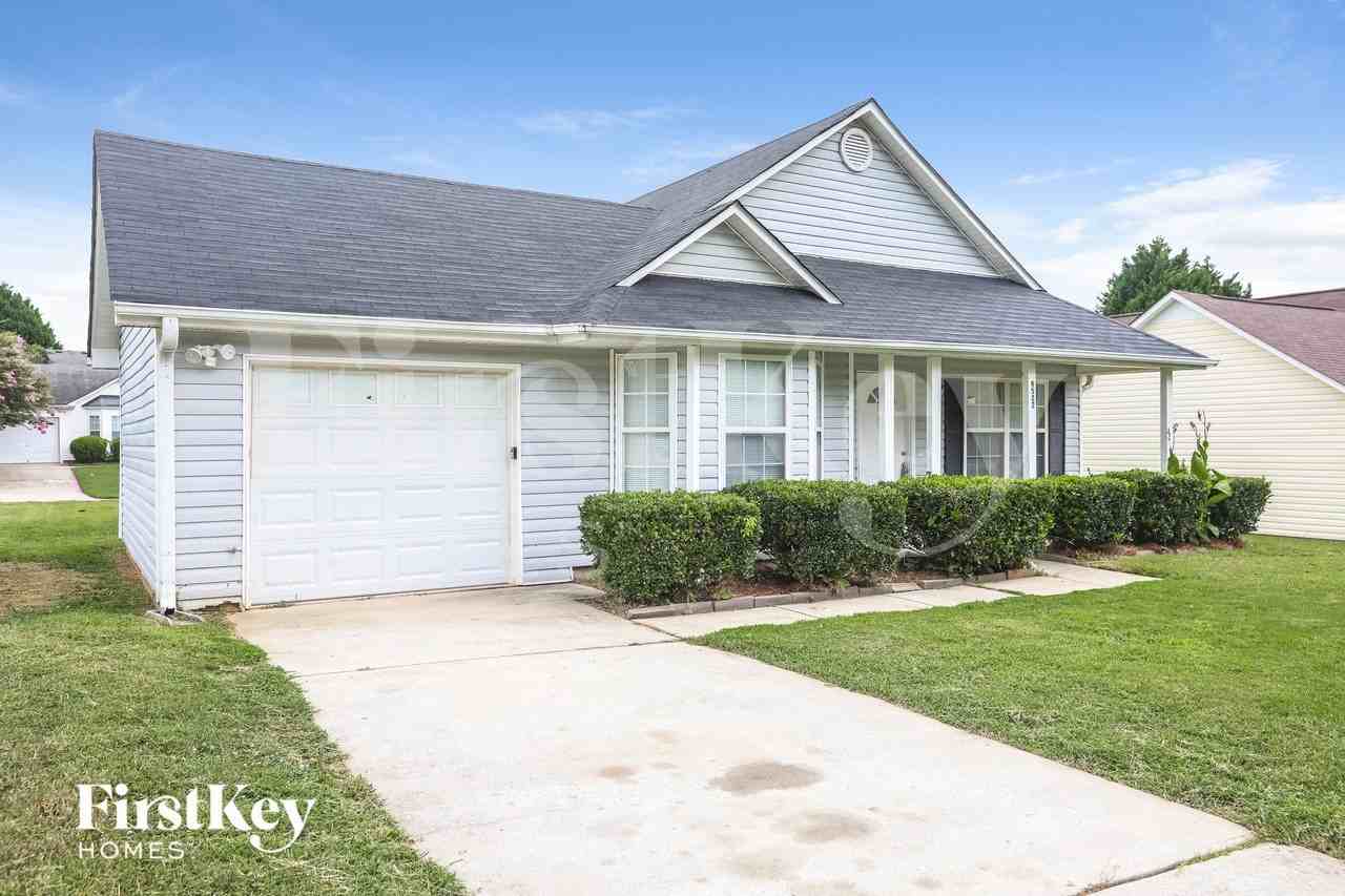 9522 Sleepy Hollow Ln - Photo 3 of 15