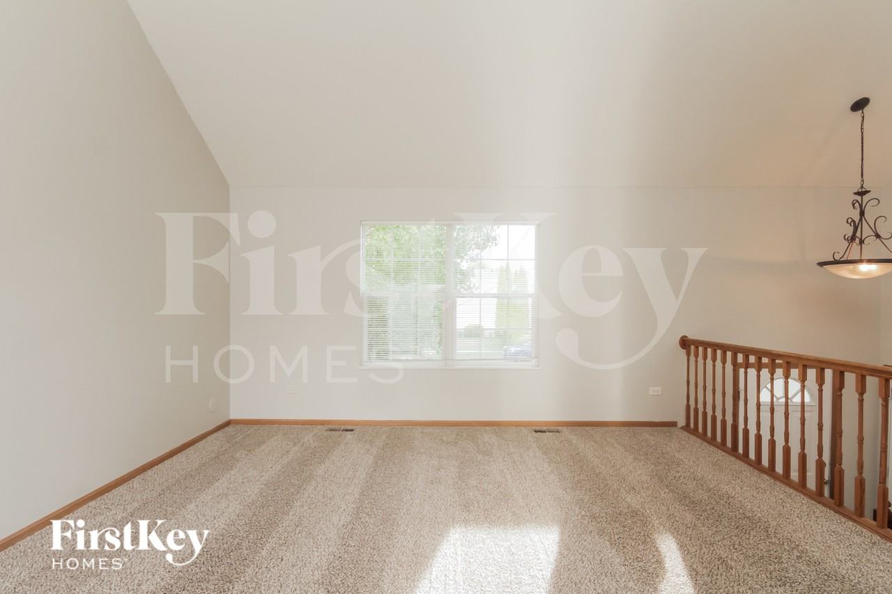 915 Ann St - Photo 3 of 16
