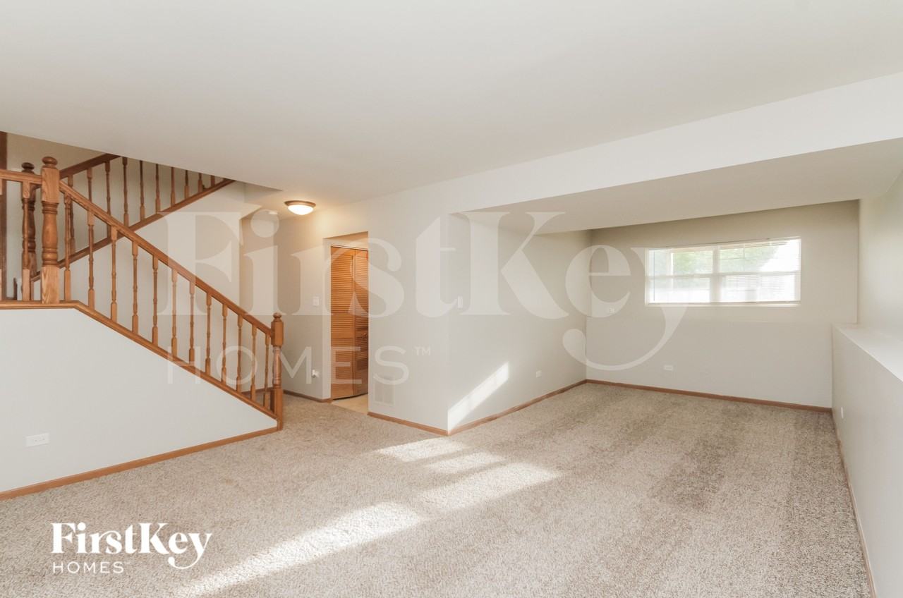 915 Ann St - Photo 7 of 16
