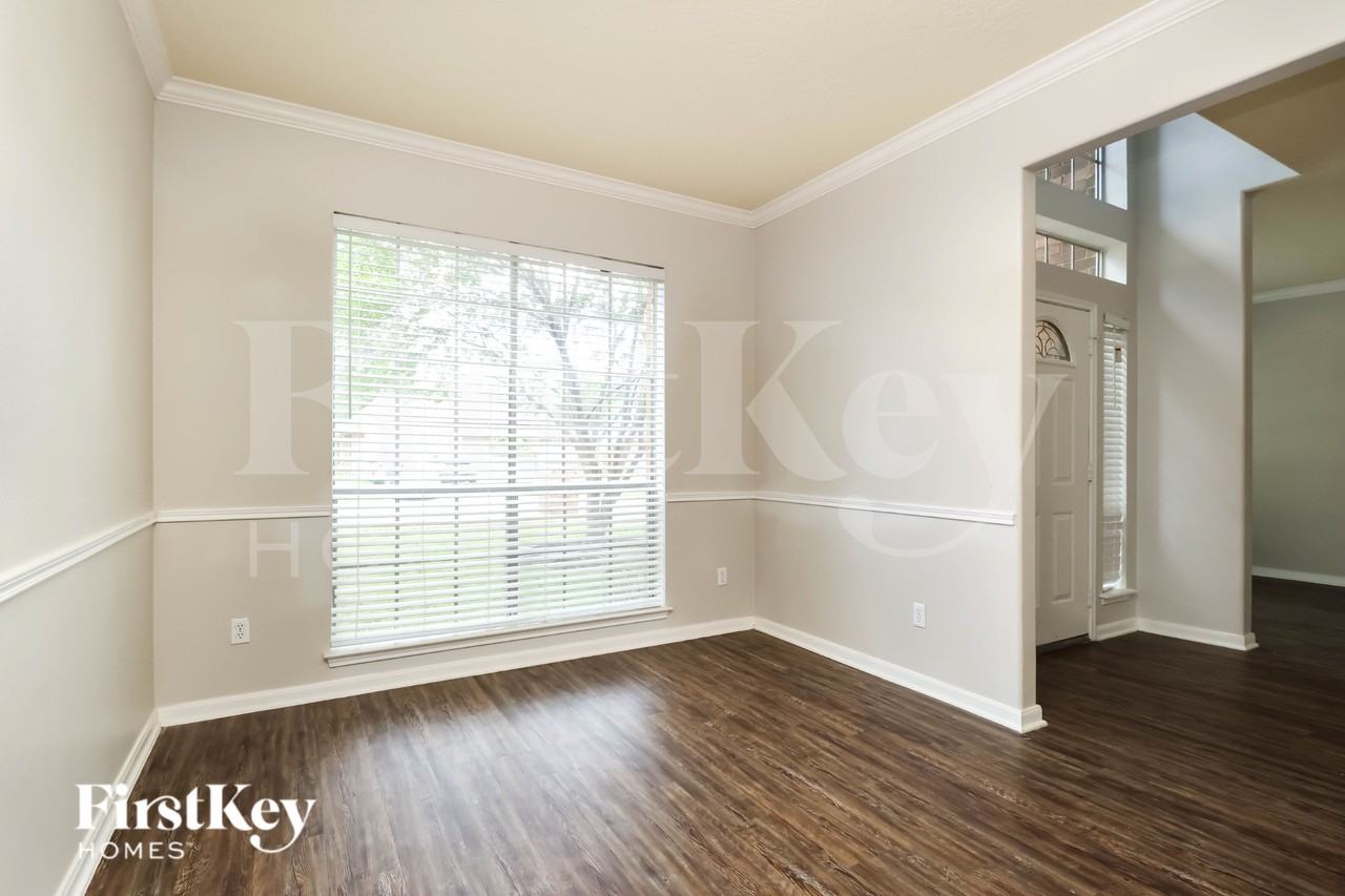 9131 Landry Blvd - Photo 5 of 16