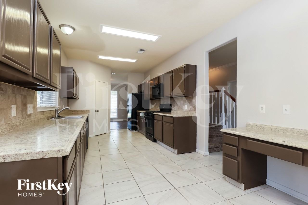 9131 Landry Blvd - Photo 7 of 16