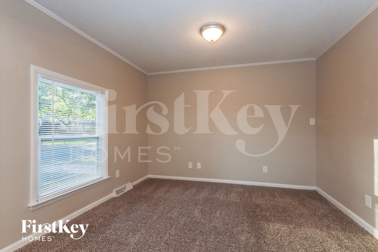 8508 Woodthorn Pl - Photo 3 of 15