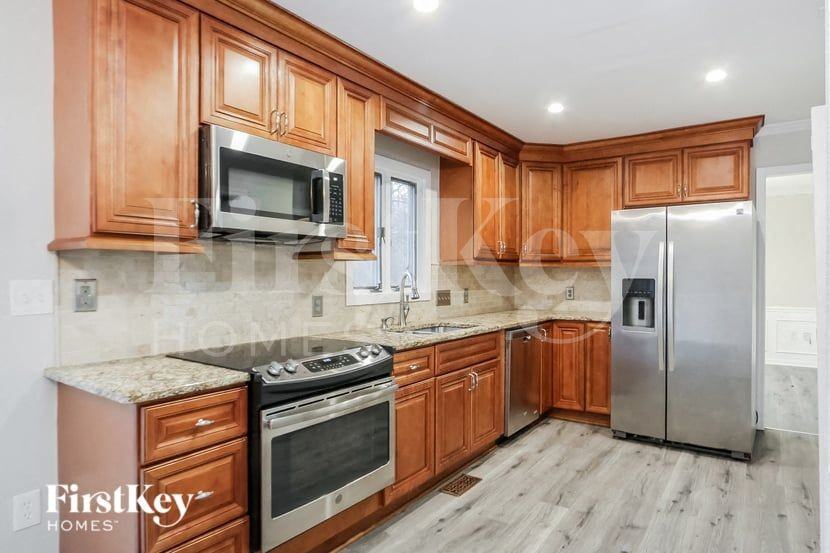 8300 Nathanael Greene Ln - Photo 5 of 15