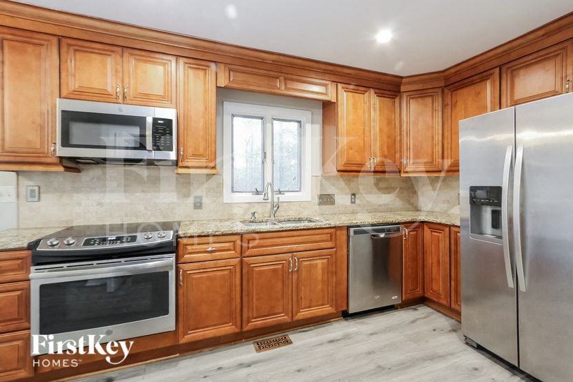8300 Nathanael Greene Ln - Photo 6 of 15