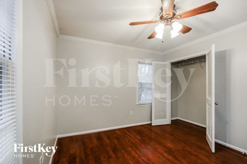 8300 Nathanael Greene Ln - Photo 7 of 15