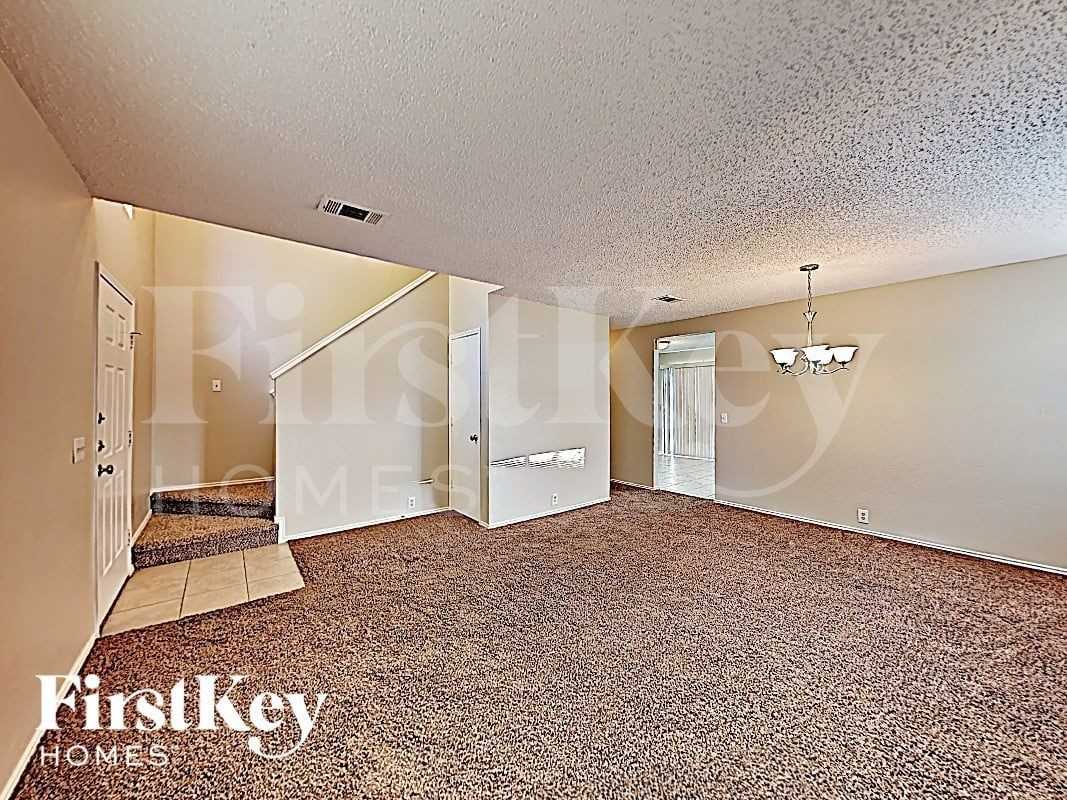 820 Monette Dr - Photo 2 of 15