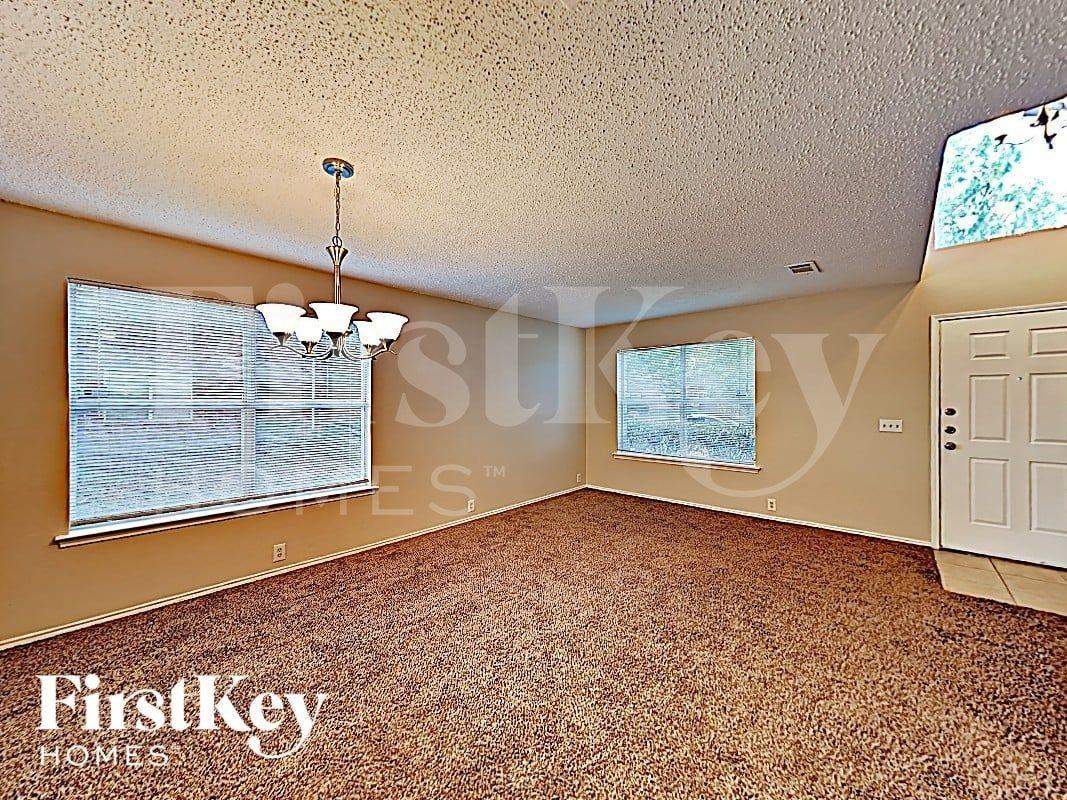 820 Monette Dr - Photo 4 of 15