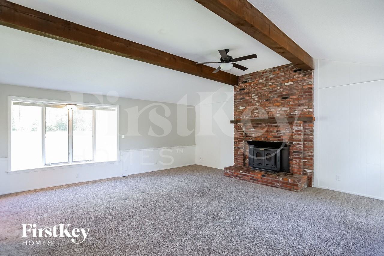 804 Ne 74th St - Photo 3 of 14