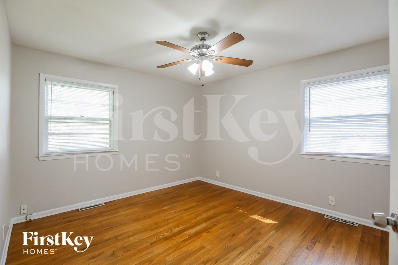 7902 E 89th Ter - Photo 7 of 15