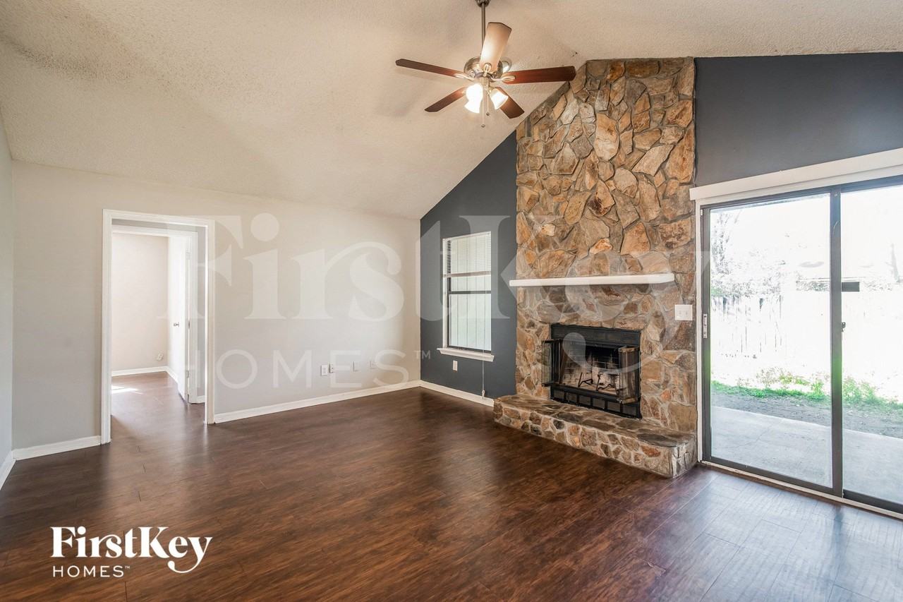 7734 Pikes Peak Dr - Photo 4 of 15