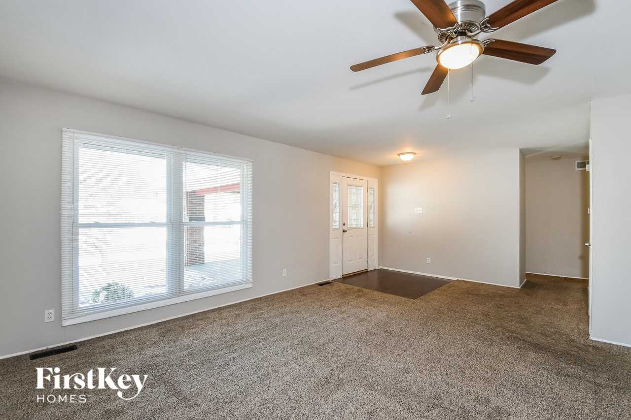 750 Carriage Ln - Photo 4 of 16