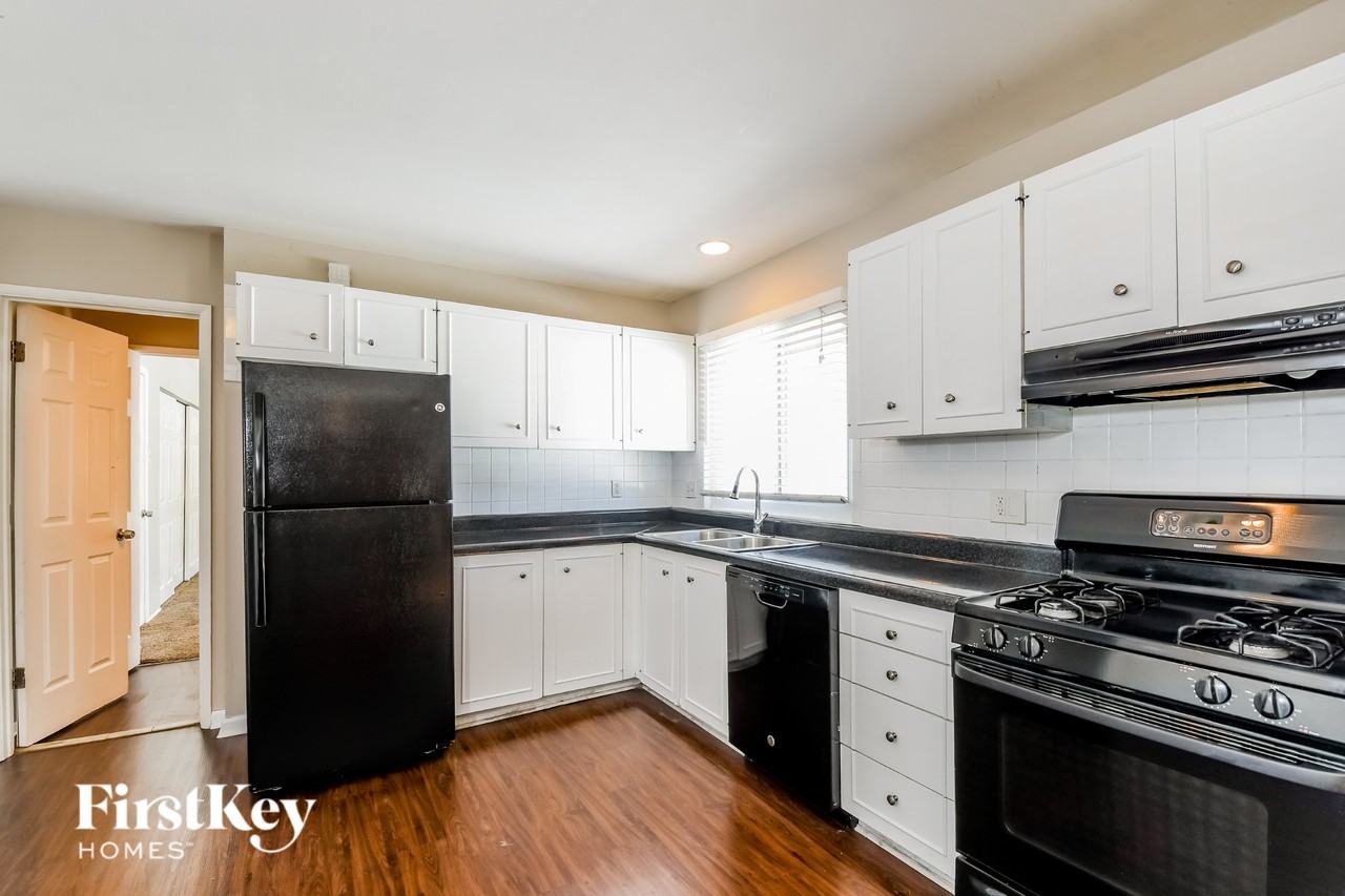 750 Carriage Ln - Photo 6 of 16