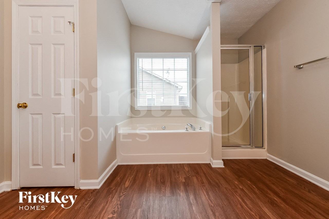 740 Winbrook Dr - Photo 7 of 15