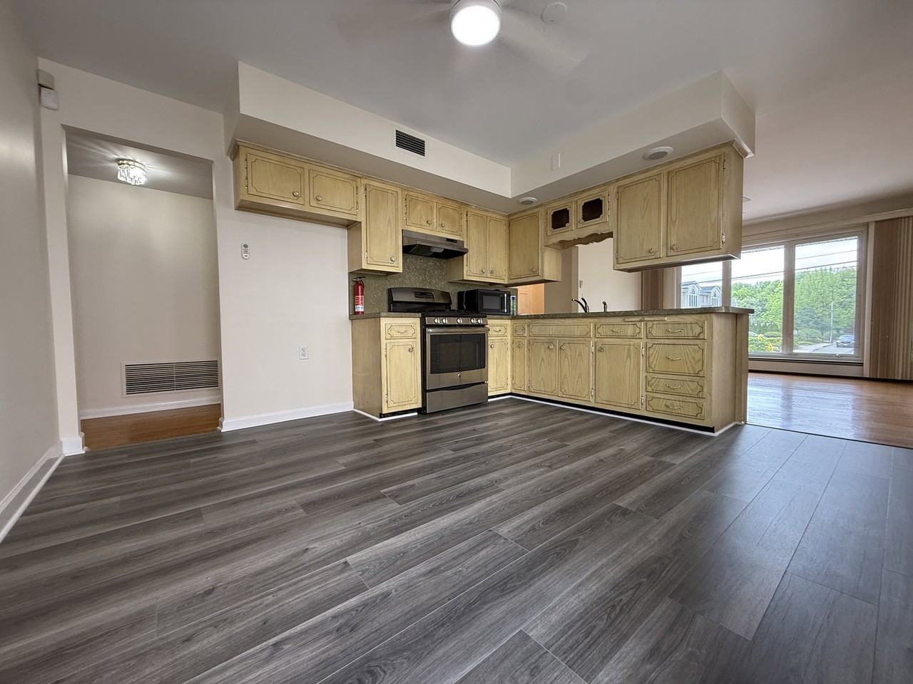 250 Maple St #1 - Photo 2 of 8